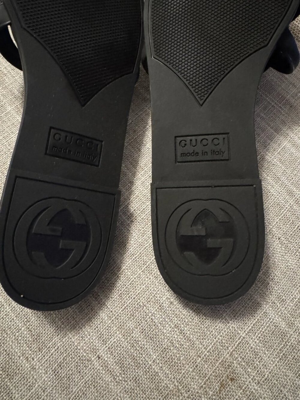 Gucci Black Interlocking G Slide Sandals - Picture 3 of 3